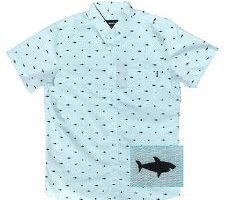 camisas hawainas con tiburones